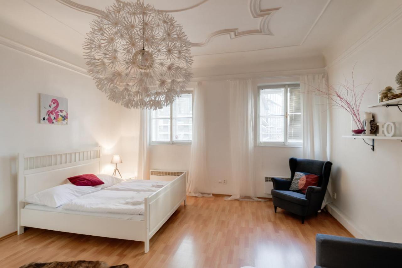 Curiosity Apartments Prága Kültér fotó